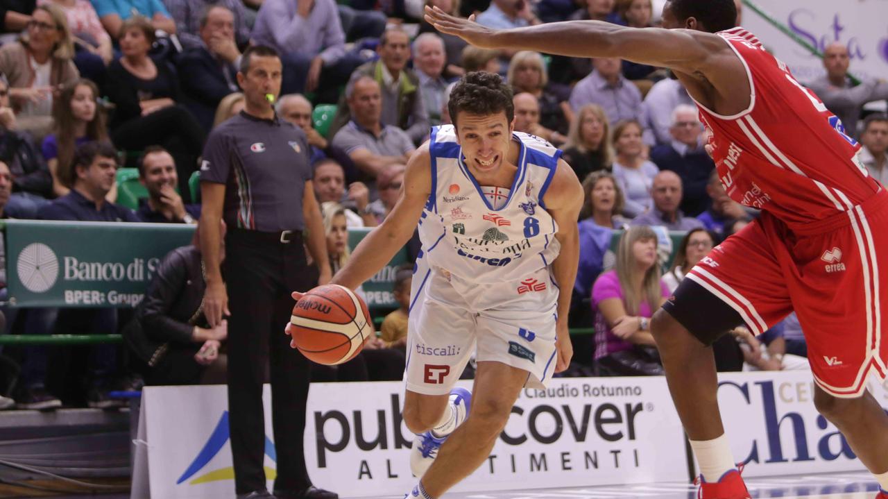 Dinamo travolgente, Pesaro schiantato: finisce 86-59