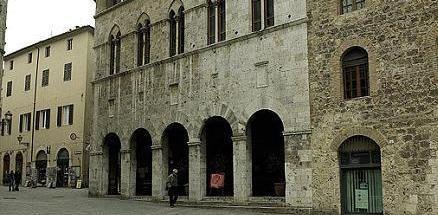 Negò il restauro al palazzo Soprintendenza multata 