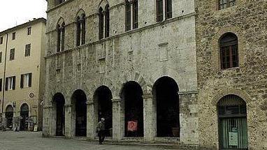Negò il restauro al palazzo Soprintendenza multata