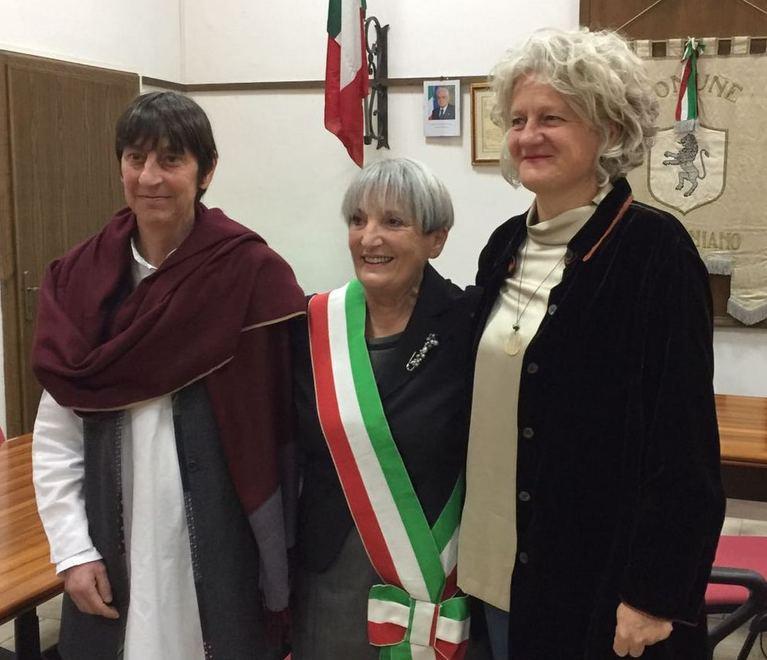 Michela e Tella, sì in rosa nel borgo amico dei diritti 