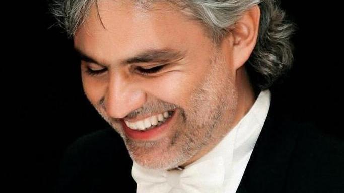 E Bocelli contesta: «Un peccato premiare lui»