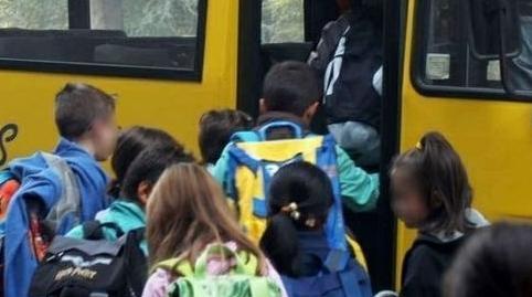 Lo scuolabus resta in garage, sì ai voucher 