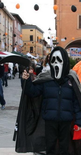 Negozi aperti fino a tardi per Halloween