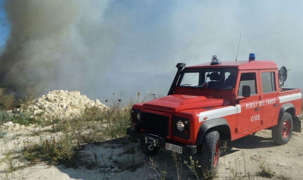 Sassari, domenica di fuoco in tutta la provincia 