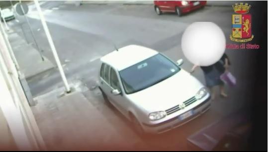 Il filmato della polizia che incastra la donna