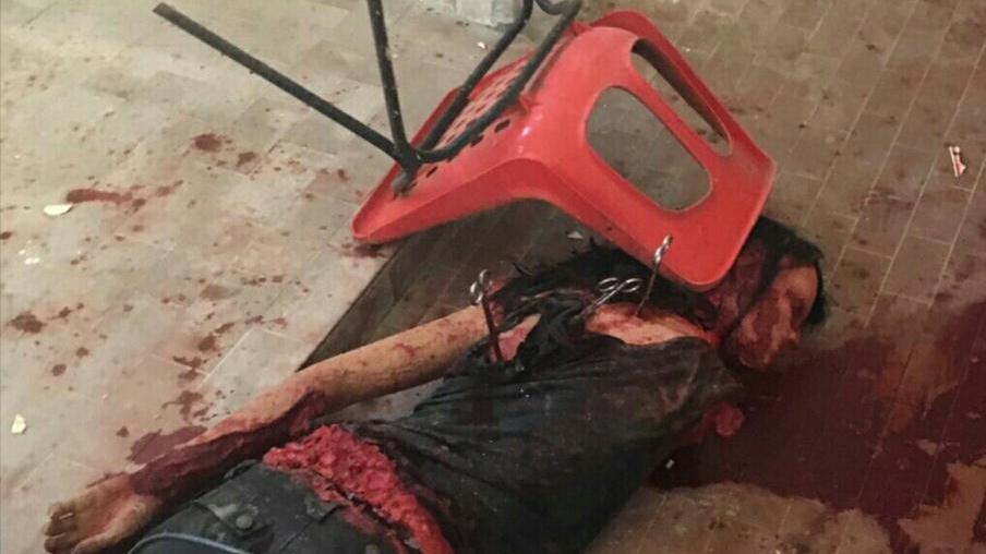 Uno dei manichini trovato nel capannone in zona industriale