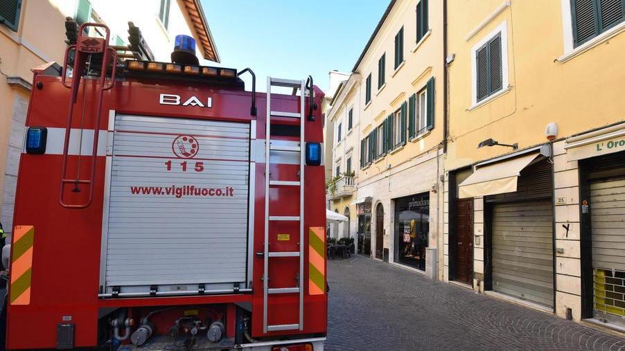 Scosse in Maremma I vigili del fuoco controllano le case