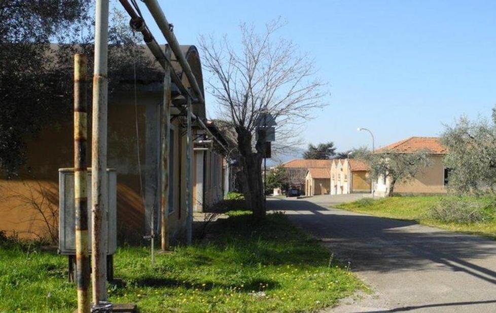 Sant’Angelo: «Ci costa 100mila euro annui» 