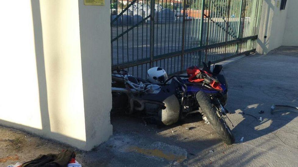 Schianto, il motociclista migliora