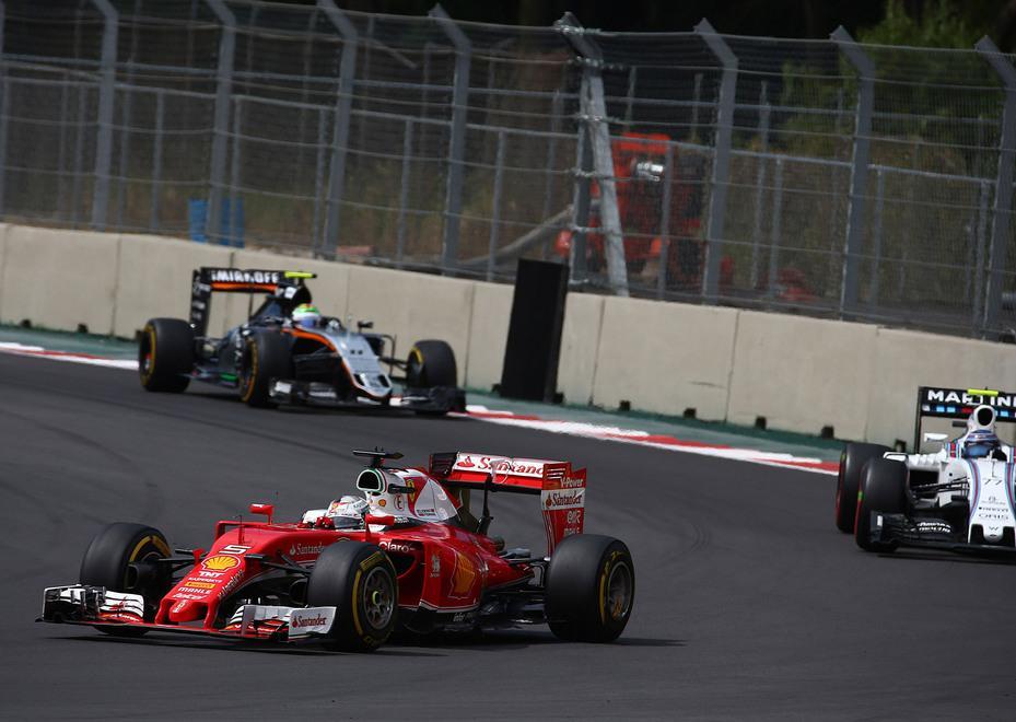 Hamilton trionfa e incalza Rosberg 