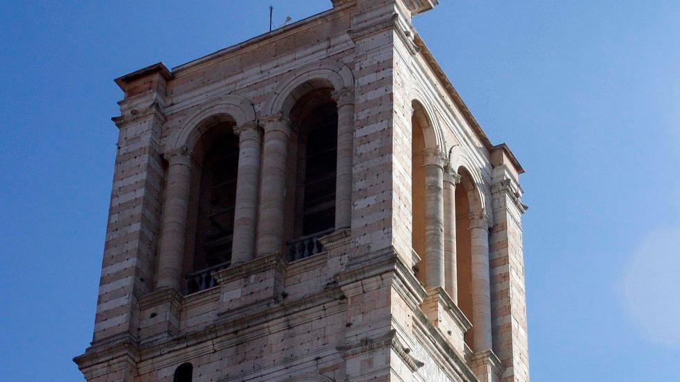 Campanile, impalcature anti crolli