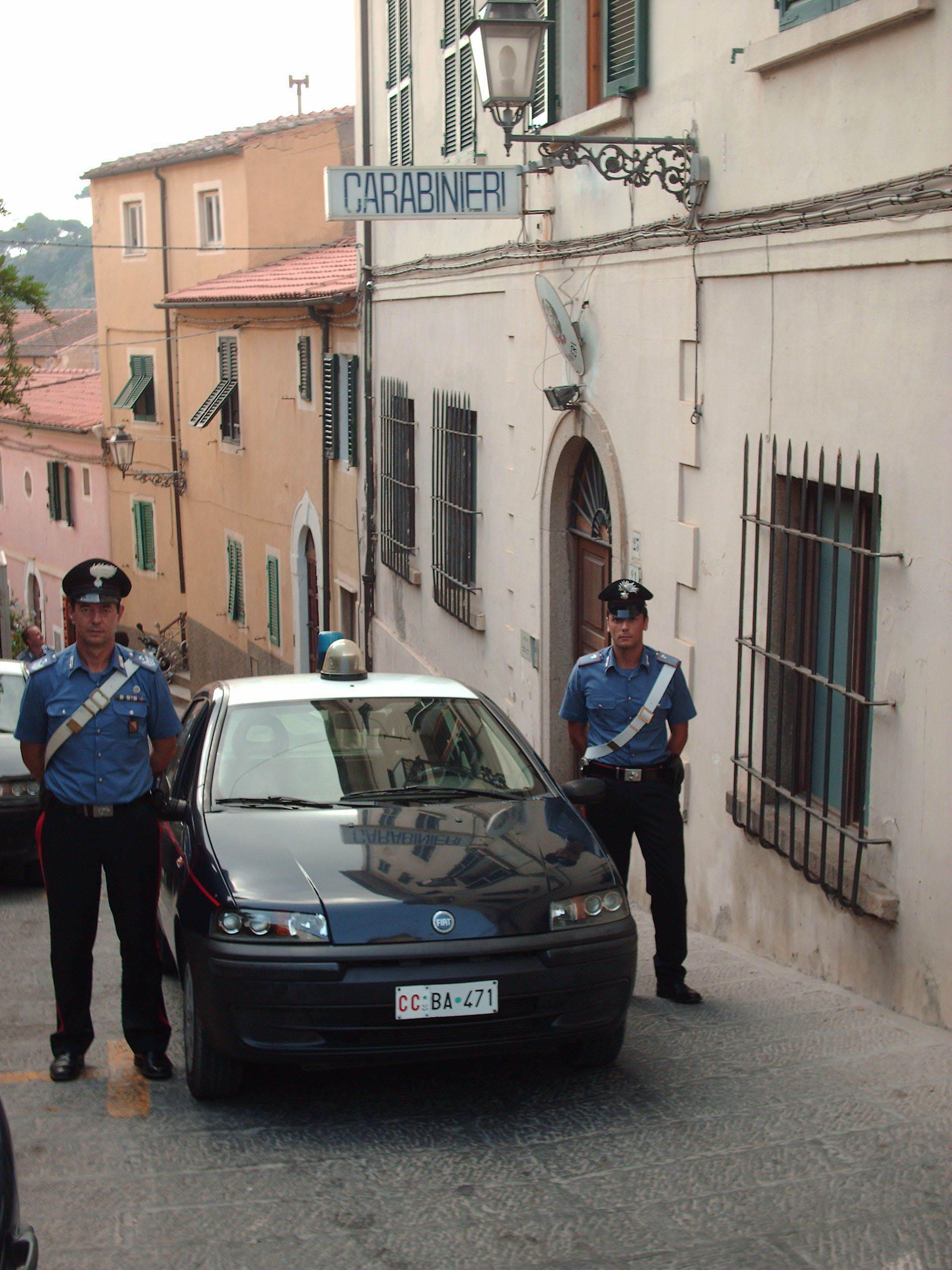 I carabinieri a Porto Azzurro
