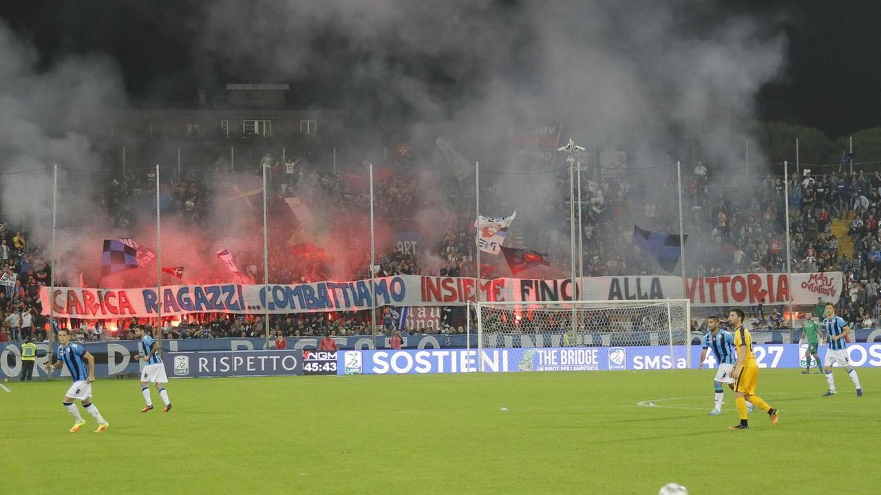 La curva Nord contro il Verona