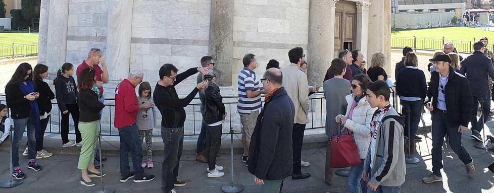 I turisti non si fanno impaurire: lassù ci vogliono andare