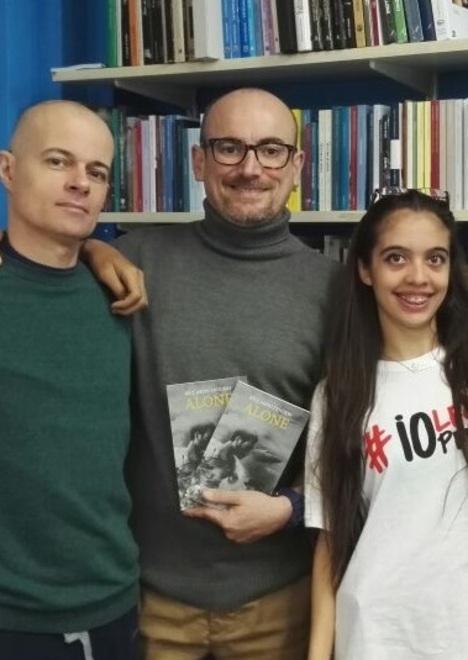 Riccardo e un libro nato in aereo 