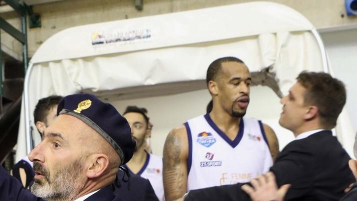 Insulti e sputi contro Yankiel