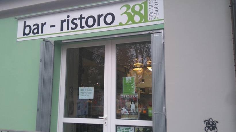 Bar della coop sociale segnato dal simbolo di Casa Pound