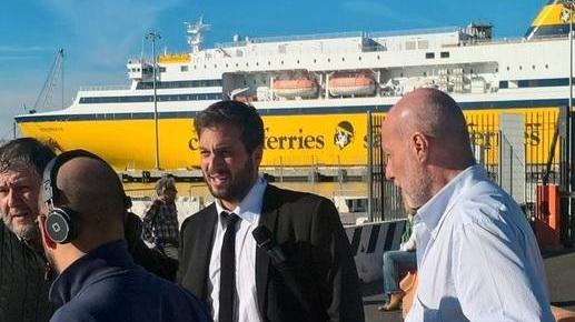 Le iene insieme a Gregorio De Falco al Porto di Livorno