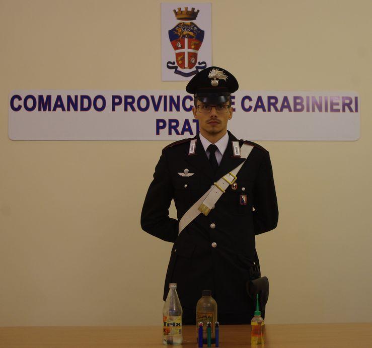 Le bottiglie col liquido infiammabile usate dall'incendiario