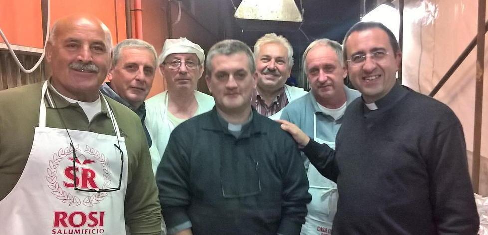 Vescovo e sindaco alla sagra insieme ai volontari dell’Arci