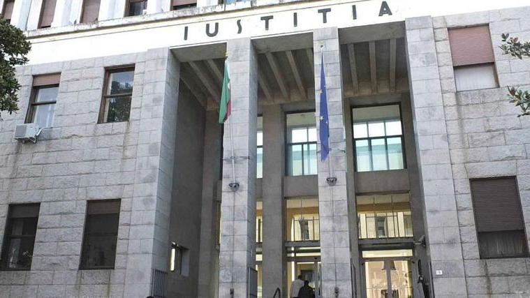 Figlia accusa i genitori di averla picchiata