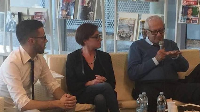 Sala piena per Berlinguer che attacca i “vecchi compagni”