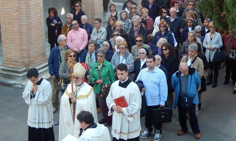 Messa per i defunti con il vescovo 