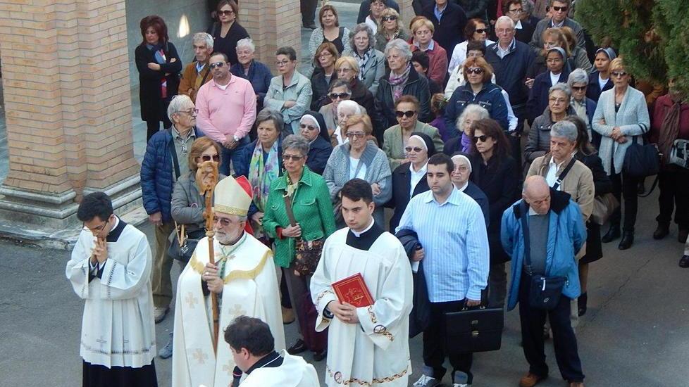 Messa per i defunti con il vescovo