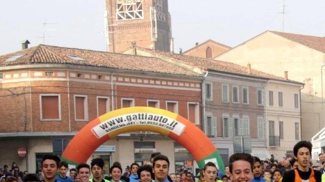 “na Spadzada par Bunden” al massimo Ieri mattina 800 podisti al via della gara