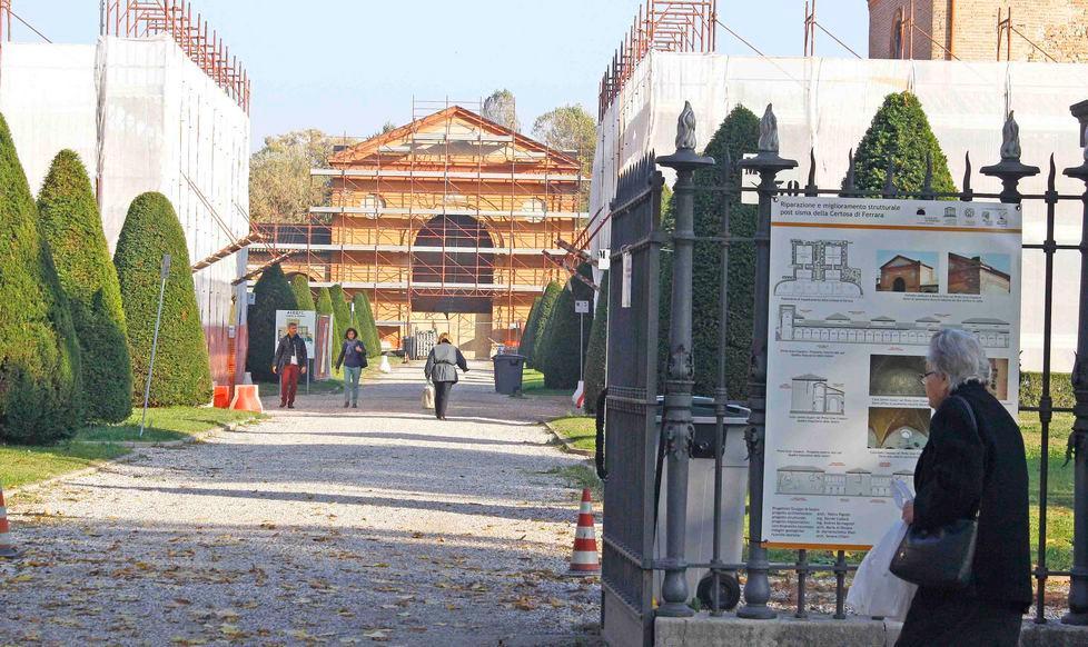 Defunti, la cerimonia si sposta al famedio 