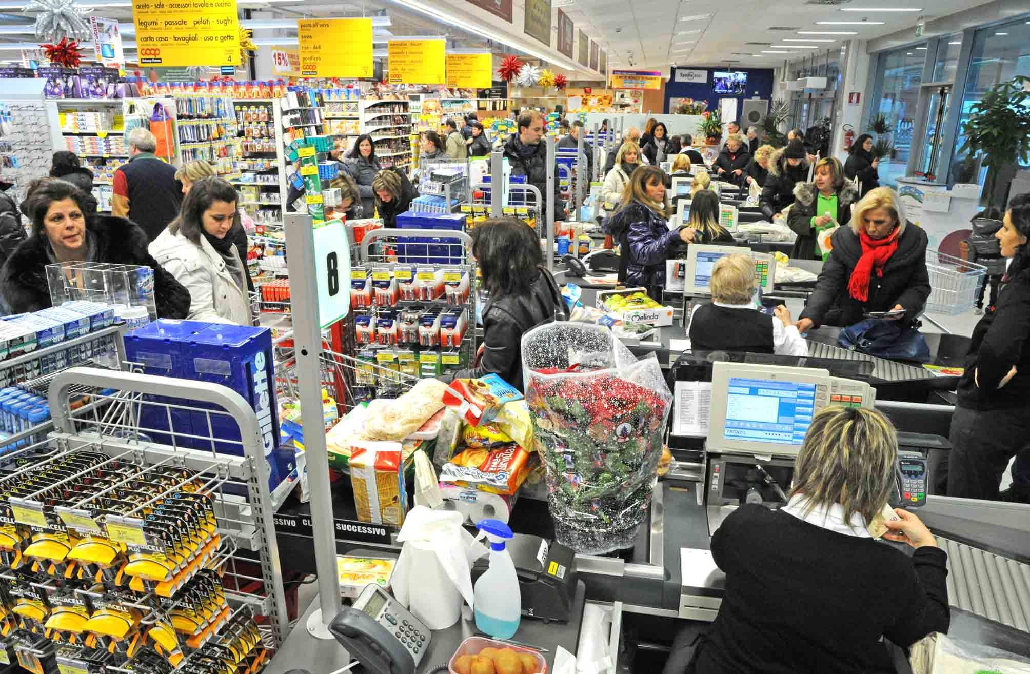 Lavoro in Toscana, si avvicina il Natale: Unicoop Firenze ed Esselunga assumono