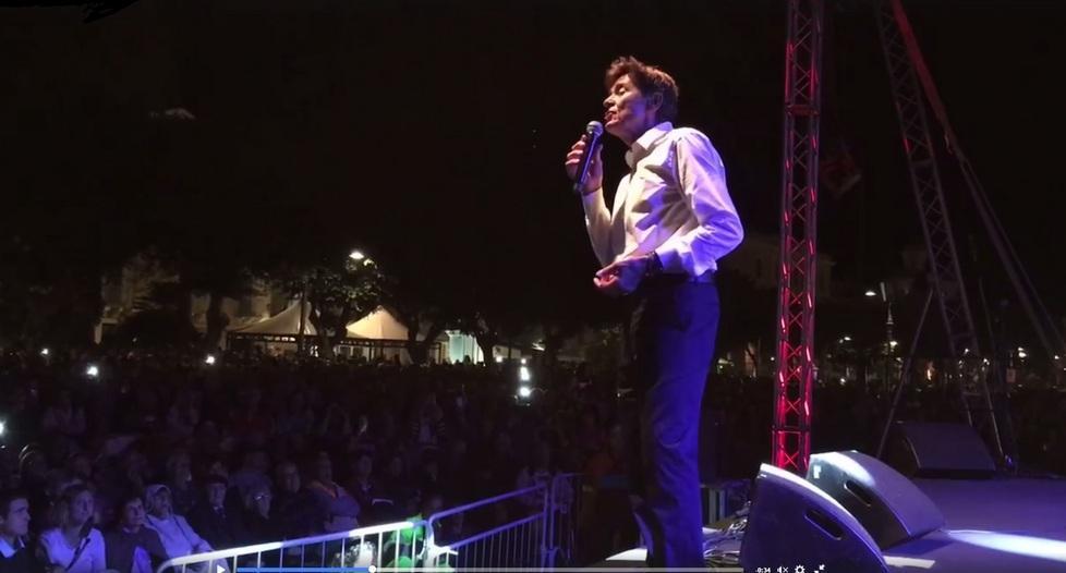 Intervista a Gianni Morandi «Ecco il mio dottor Pietro medico che aiuta la gente» 