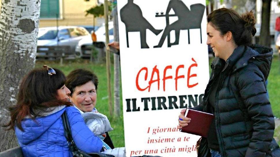 La nostra cronista ascolta due cittadine nel parco di viale Risorgimento (Marzi Pentafoto)