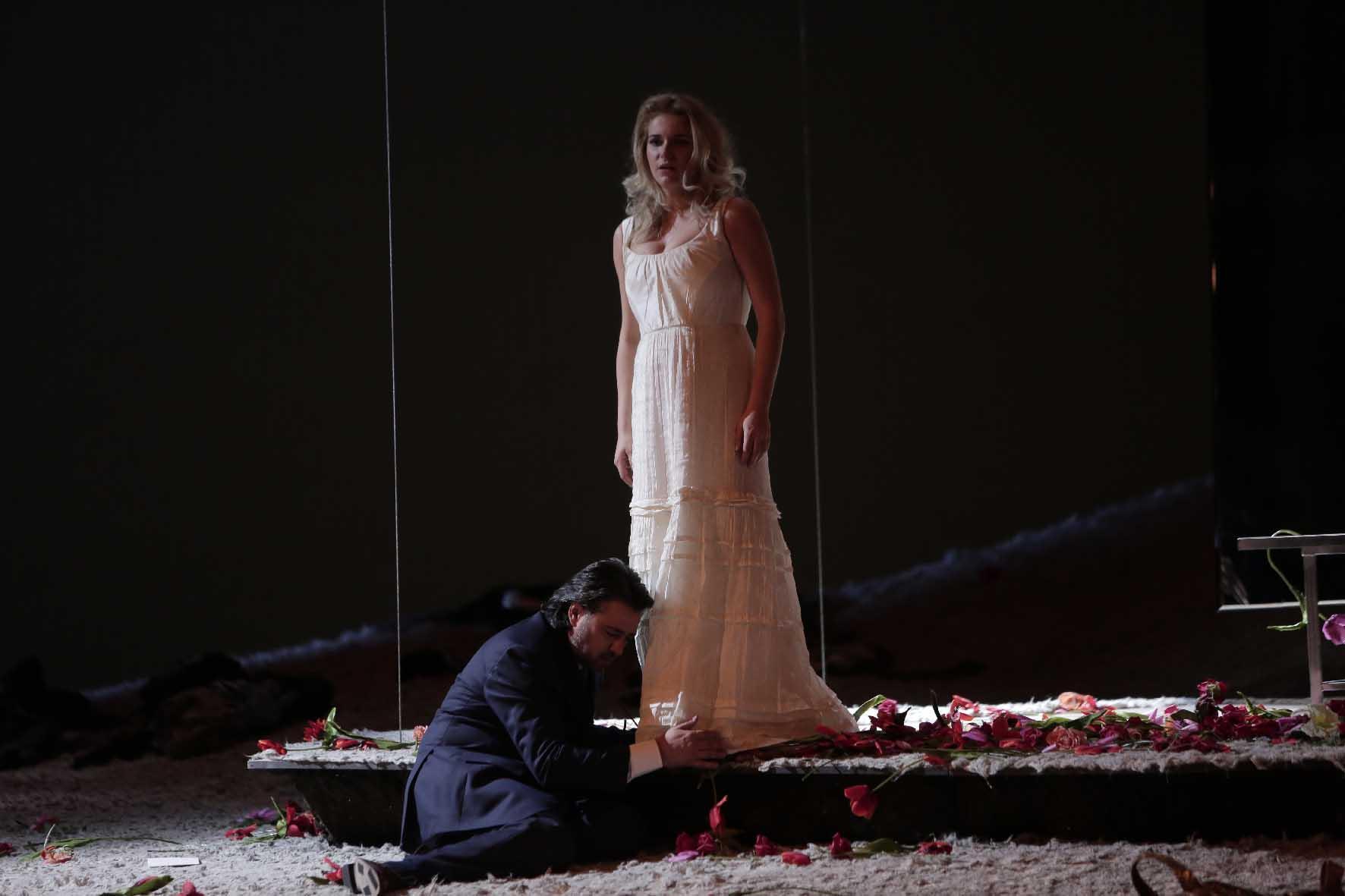 La Traviata debutta al teatro Valli di Reggio Emilia 