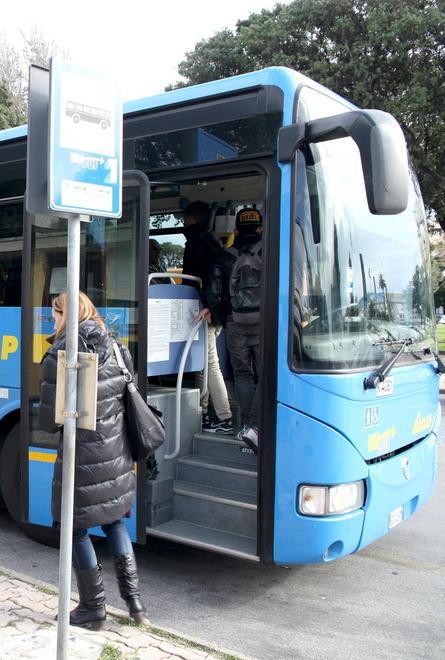 Alunni lasciati a piedi, Ctt si scusa: «Un errore umano»