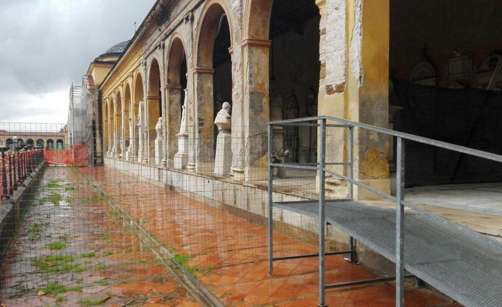 Lavori al cimitero della vergogna 
