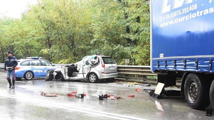 Madre uccisa da un tir