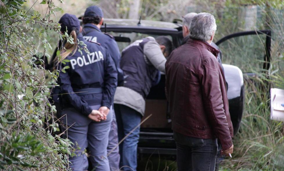 Cacciatore trovato morto in macchina 