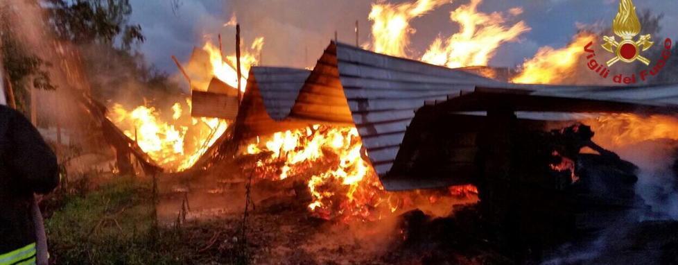 Rogo al maneggio a fuoco un fienile 40mila euro di danni 