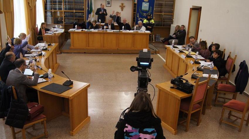 In aula i due gruppi consiliari di minoranza