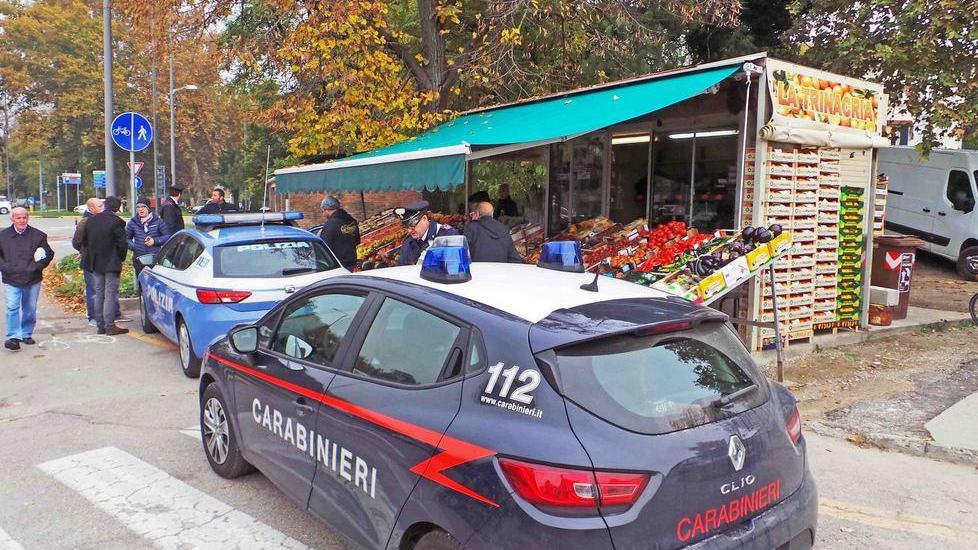 Sventa il furto e poi viene aggredito
