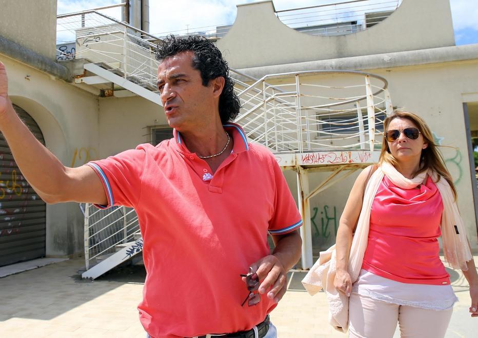 «Qui i rifugiati si comportano bene Gli abusivi no» 