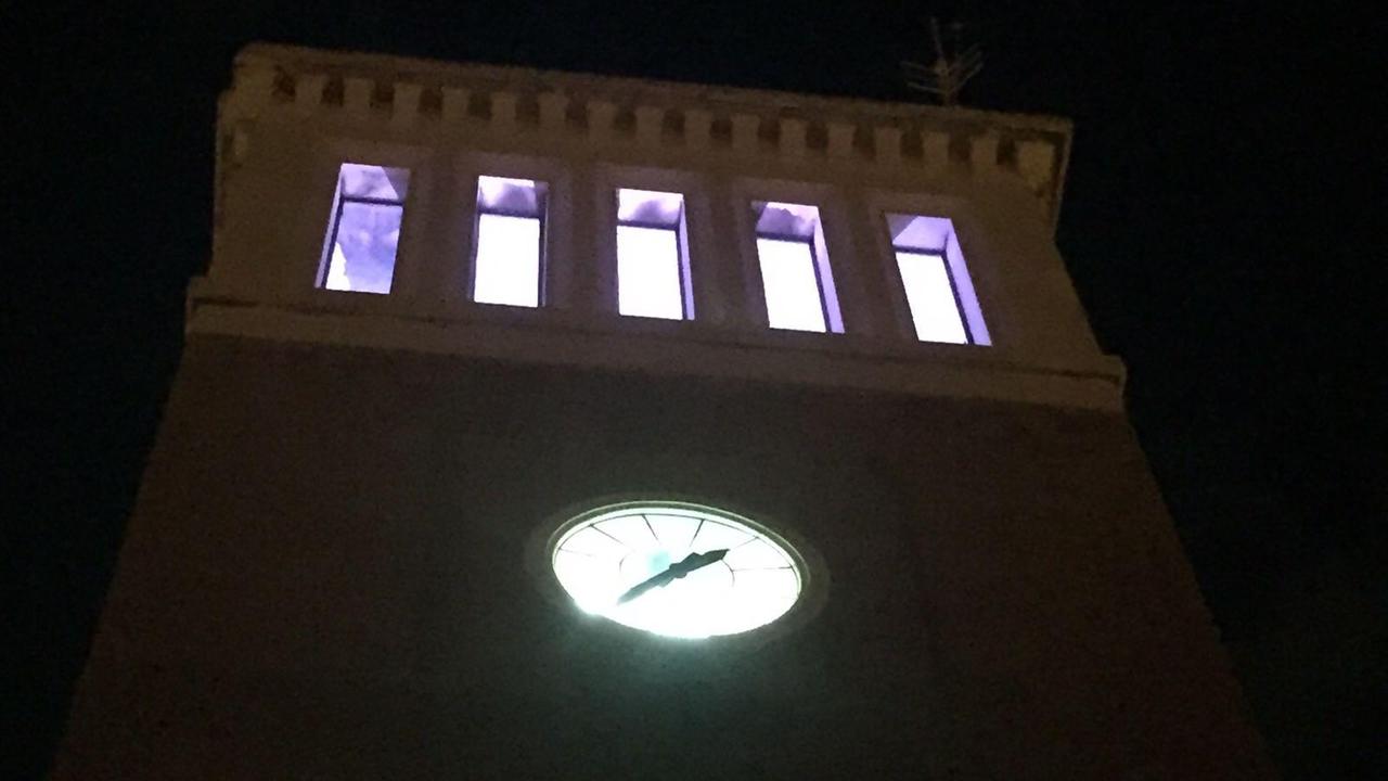 La Torre dell'Orologio illuminata