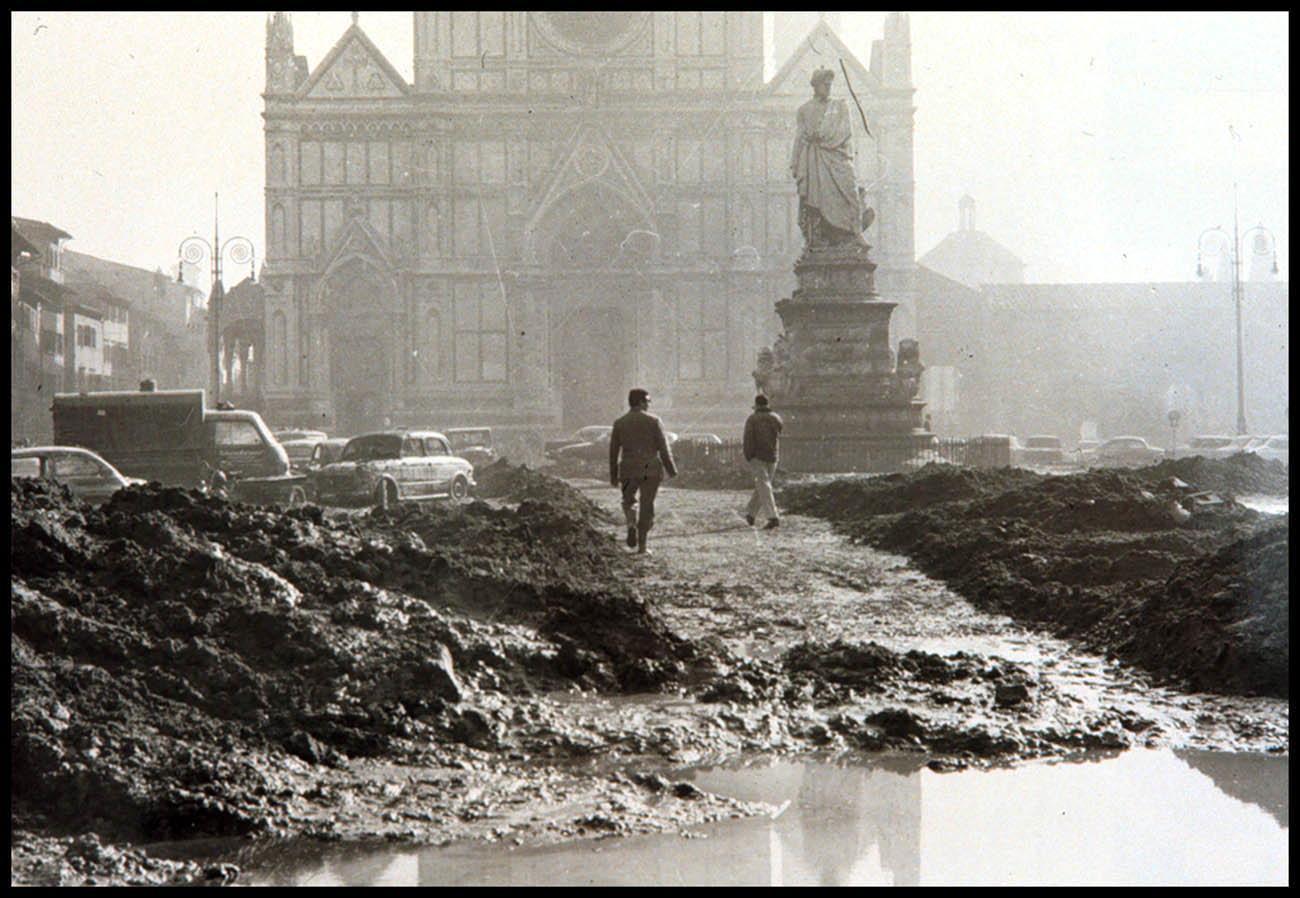 L'alluvione a Firenze (foto Massimo Sestini)