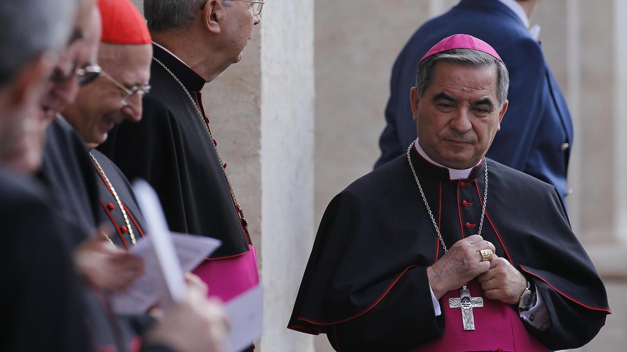 Monsignor Becciu sconfessa Radio Maria e chiede scusa ai terremotati