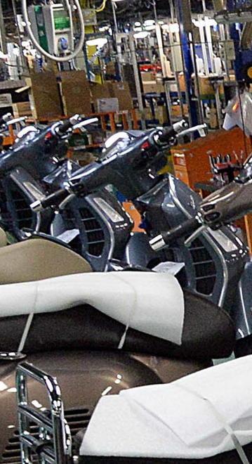 Piaggio, proposti cinque mesi con il contratto di solidarietà 