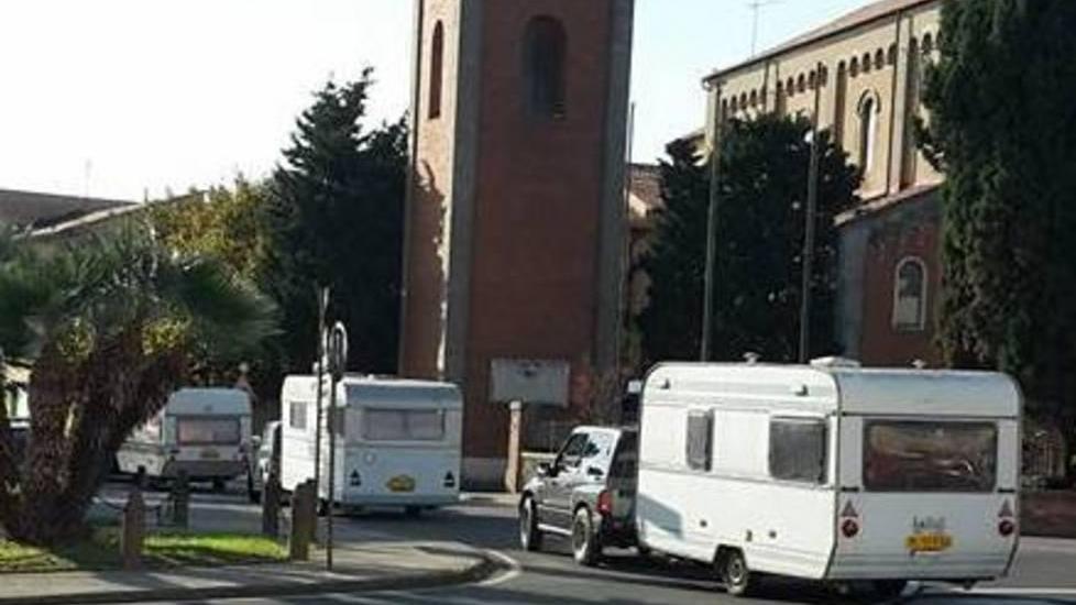 Da Palazzi a Camerino inviate roulotte, cibo e vestiario