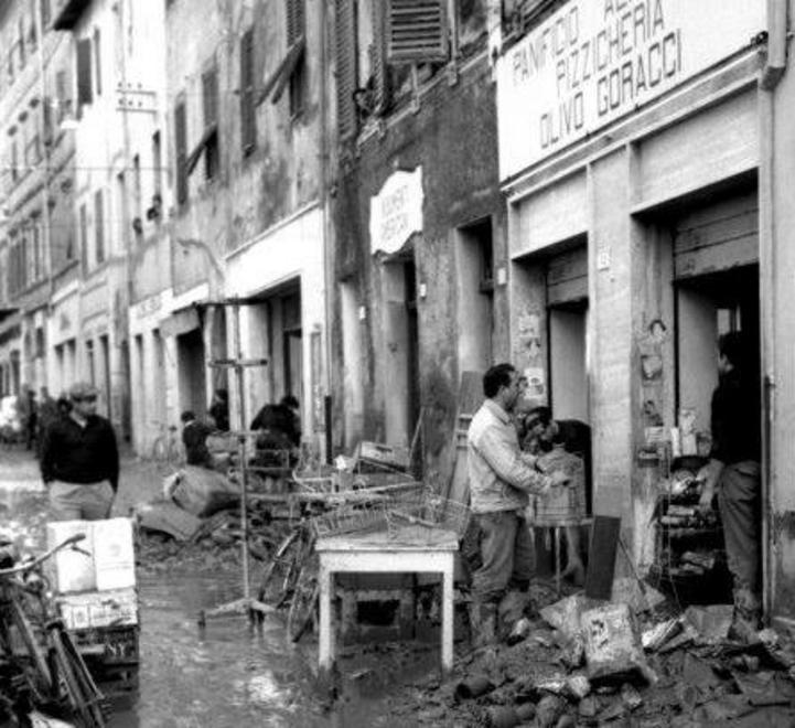 Da via San Martino a via Ferrucci Le nuove foto in regalo con il Tirreno