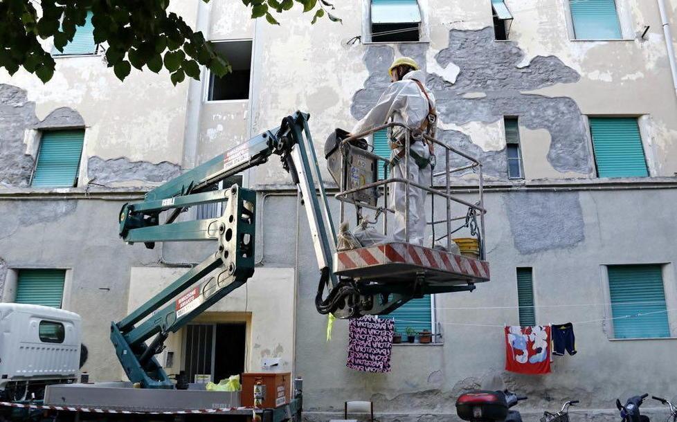 Via allo svuotamento delle case alla Chiccaia 
