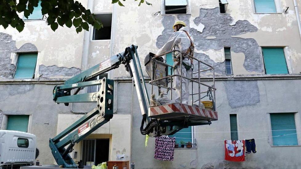 Via allo svuotamento delle case alla Chiccaia